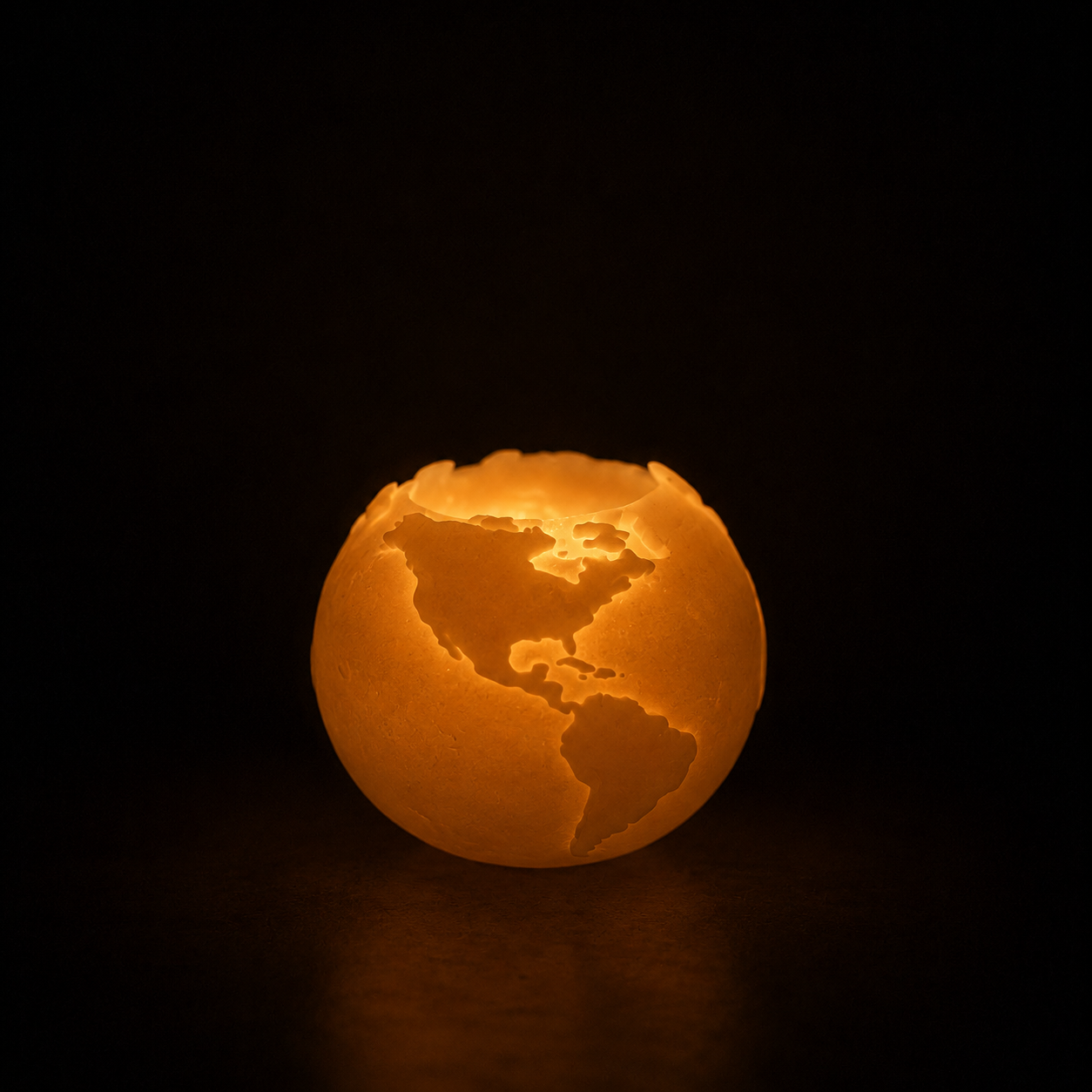 WORLD GLOBE CANDLE